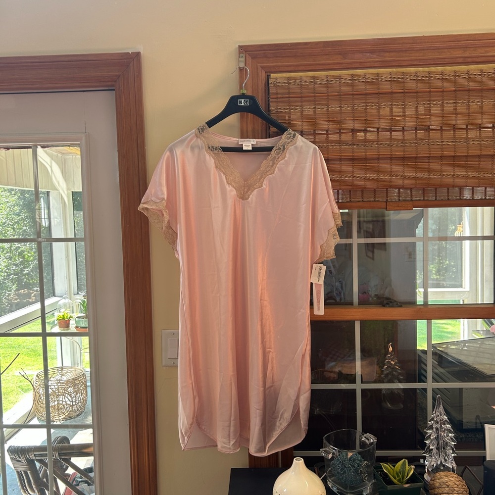 Chic Pink Lace-Trimmed Nightgown